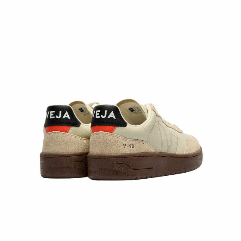 Veja marque eco-responsable V-90 beige almond en cuir