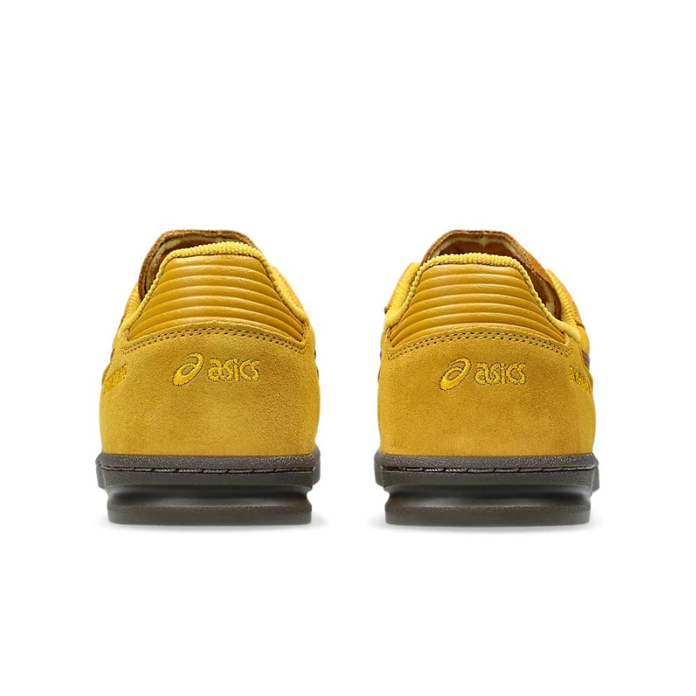 sneakers Asics Skyhand jaune spicy curry chez sport aventure à Orange