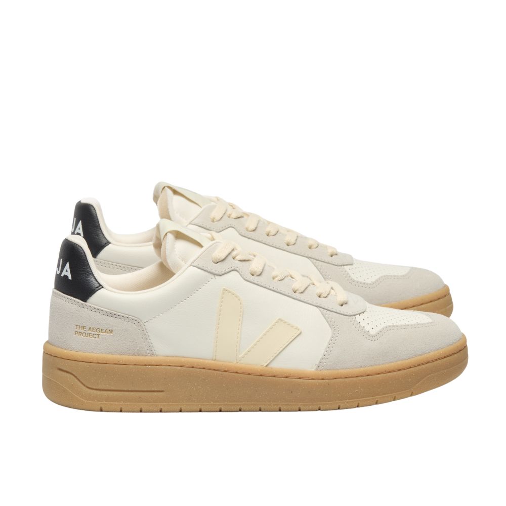 basket veja V-82 en cuir beige calcaire black chez sport aventure à Orange semelle gomme