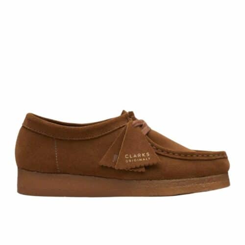 Clarks Wallabee suede cola