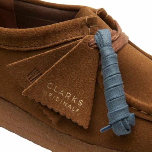 Clarks Wallabee suede cola