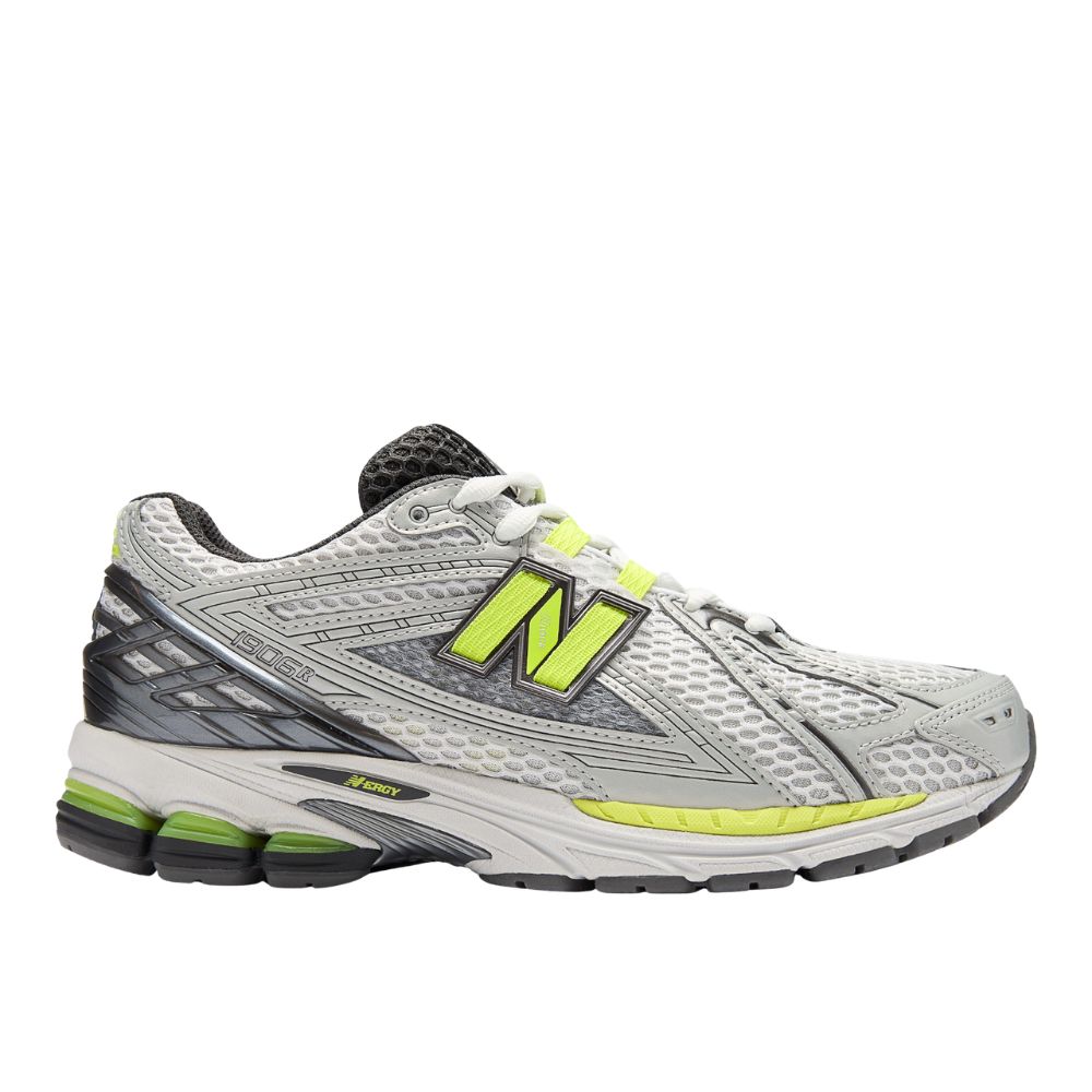 chaussures new balance light silver gris chez sport aventure à Orange