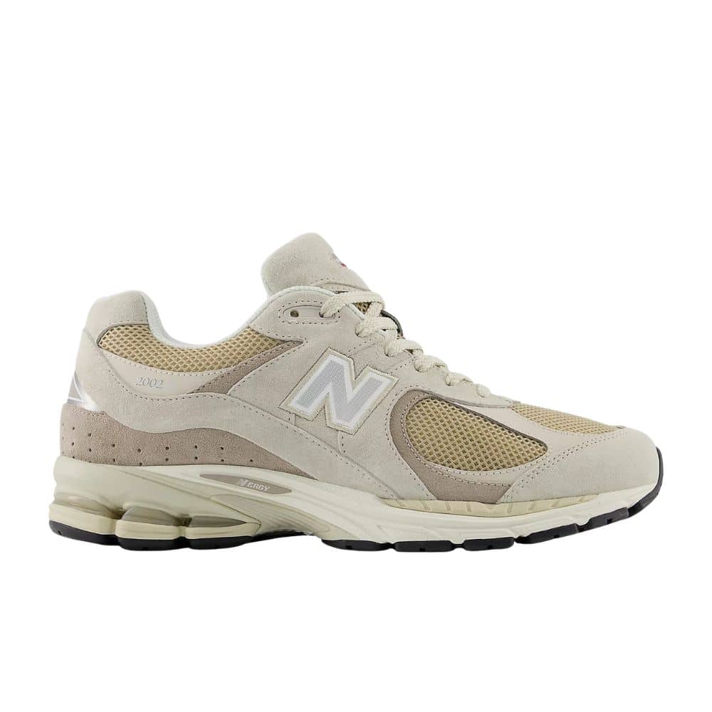 sneakers new balance 2002R HOMME beige incense chez sport aventure à Orange