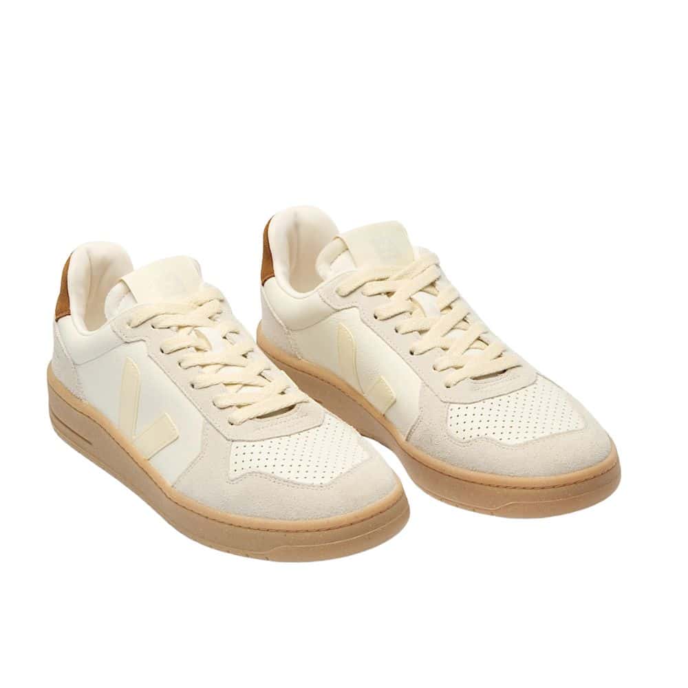 VEJA chaussures homme en cuir camel cognac chez sport aventure à Orange