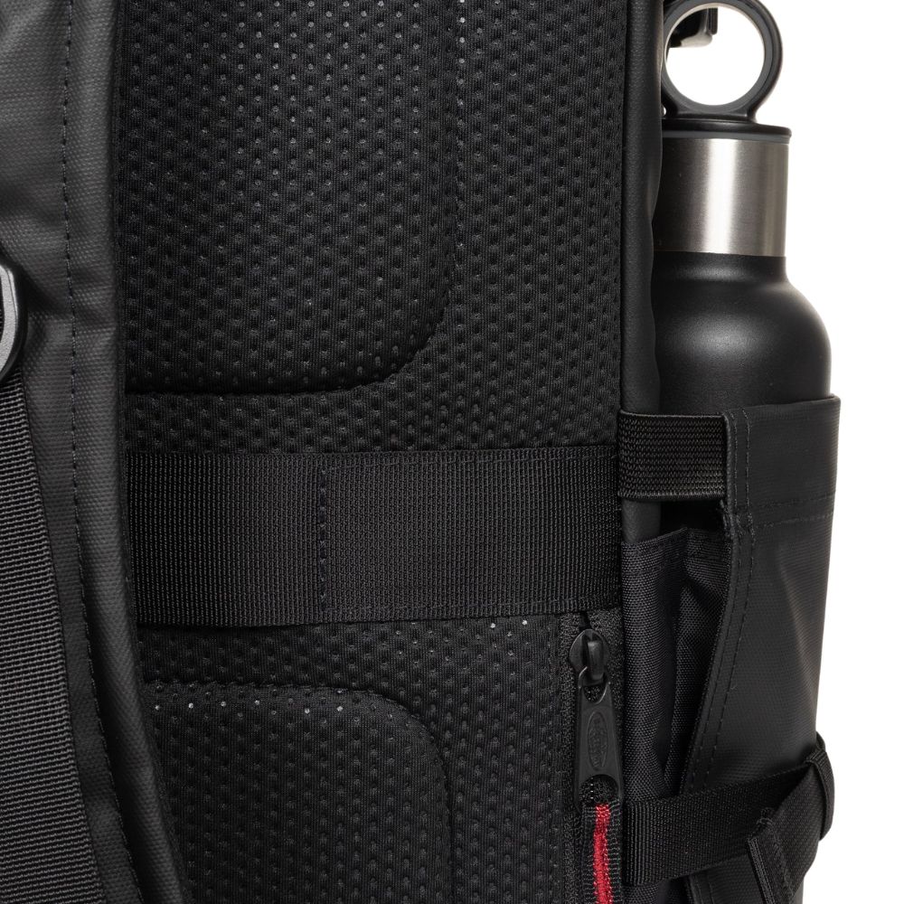 sac Eastpak CNNCT Travelpack black sac a dos cabine chez sport aventure à Orange