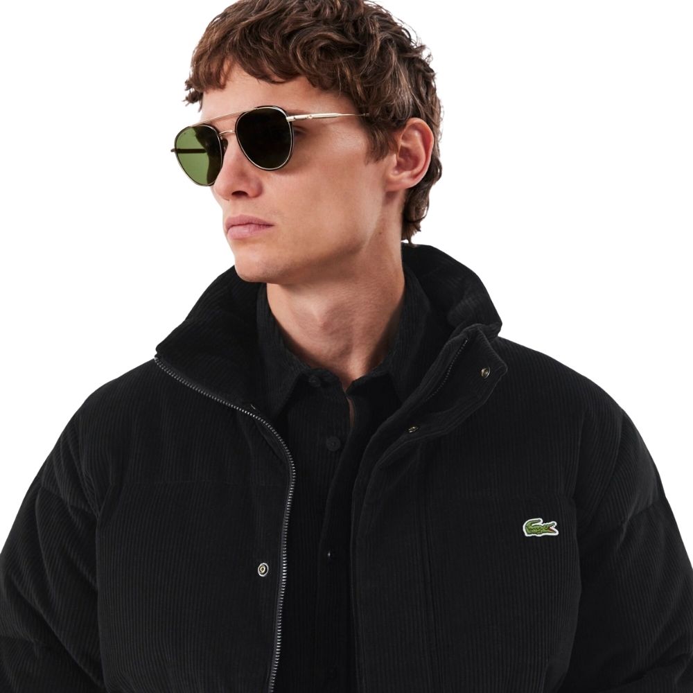 Adoptez un style à la fois élégant et décontracté avec la doudoune Lacoste velours noir. BH8701 a retrouver chez sport aventure à Orange