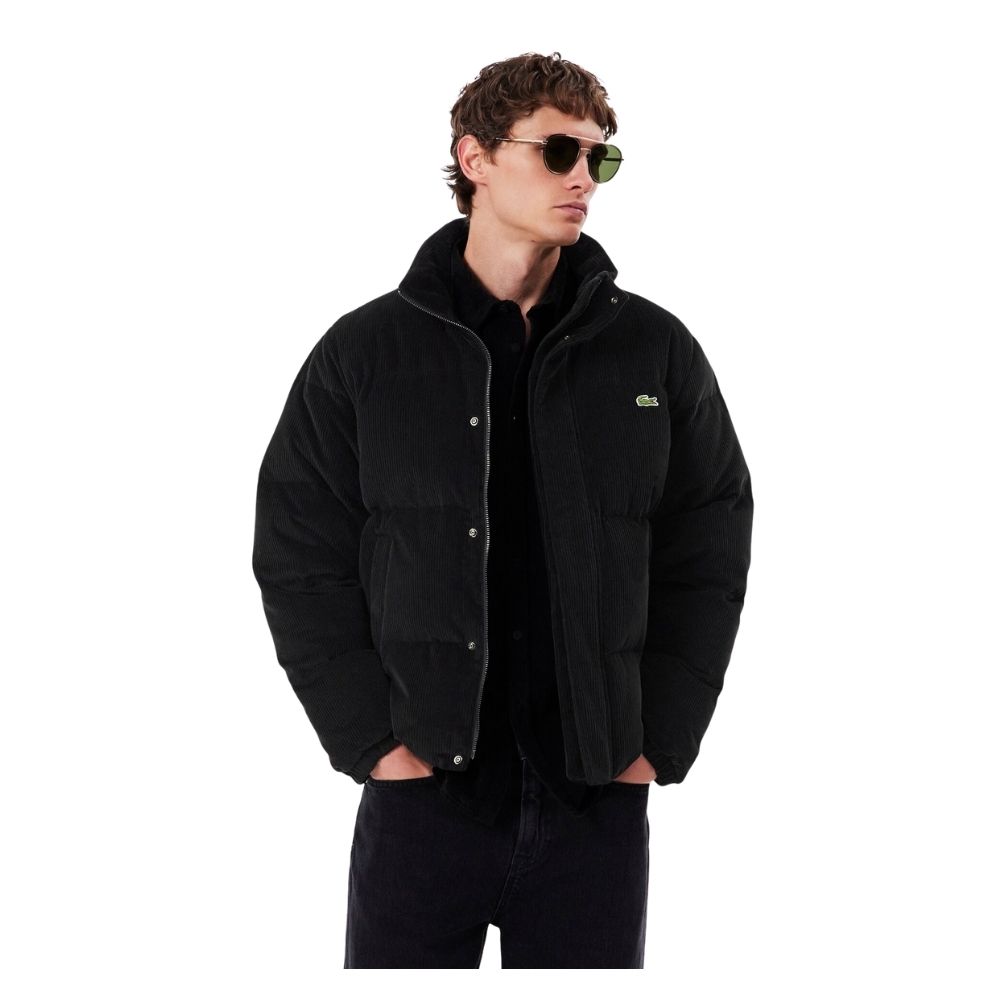 Adoptez un style à la fois élégant et décontracté avec la doudoune Lacoste velours noir. BH8701 a retrouver chez sport aventure à Orange